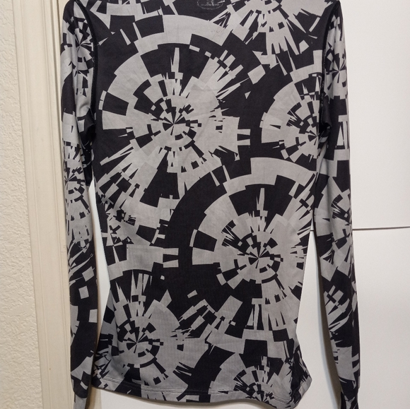 Under Armour Women's Long Sleeve Pullover - Picture 2 of 6